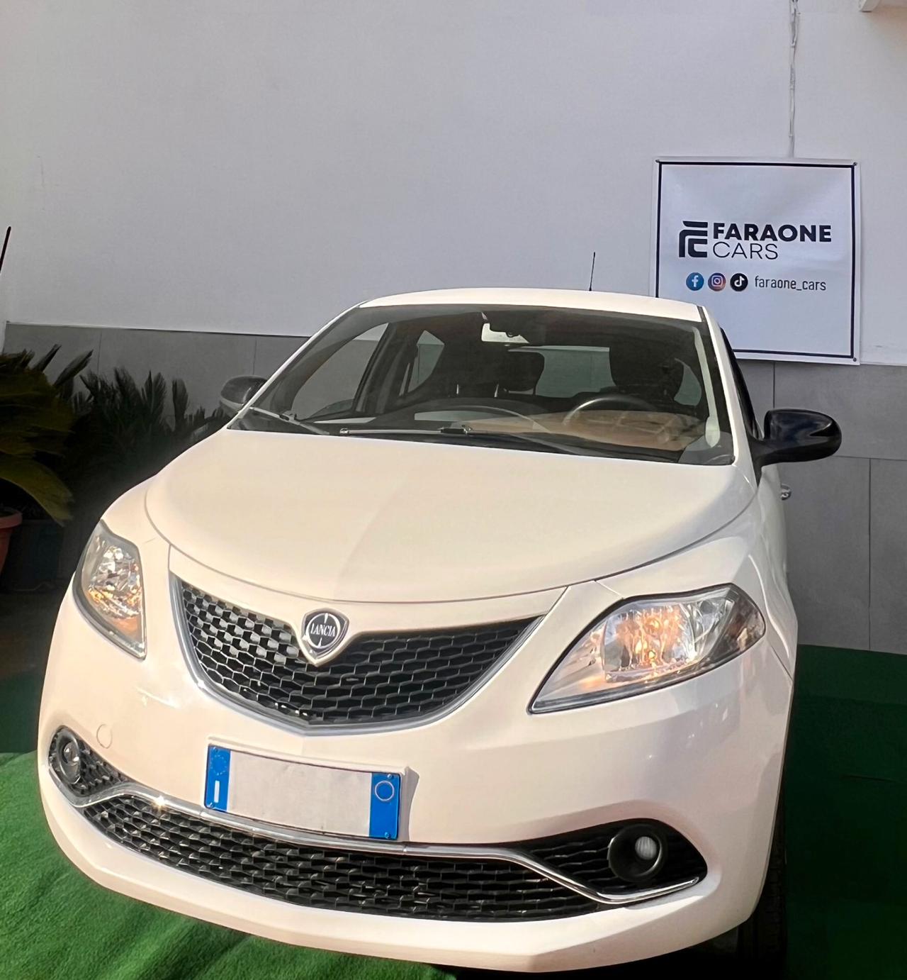 Lancia Ypsilon 1.2 69 CV 5 porte Gold