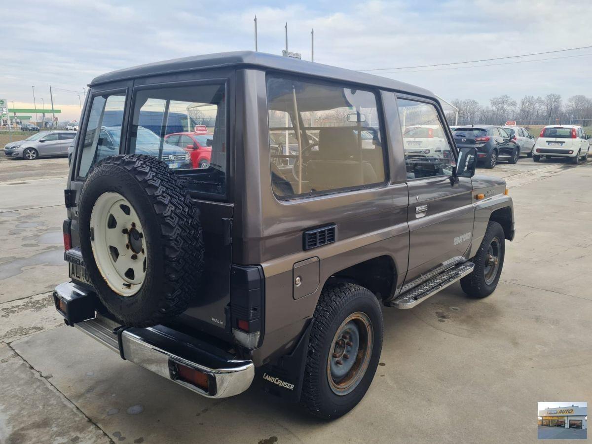 TOYOTA Land Cruiser 2.4 turbodiesel LJ70 LX