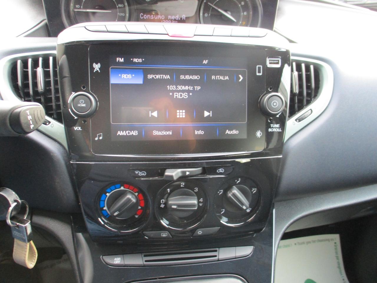 Lancia Ypsilon 1.0 FireFly 5 porte S&S Hybrid Platino