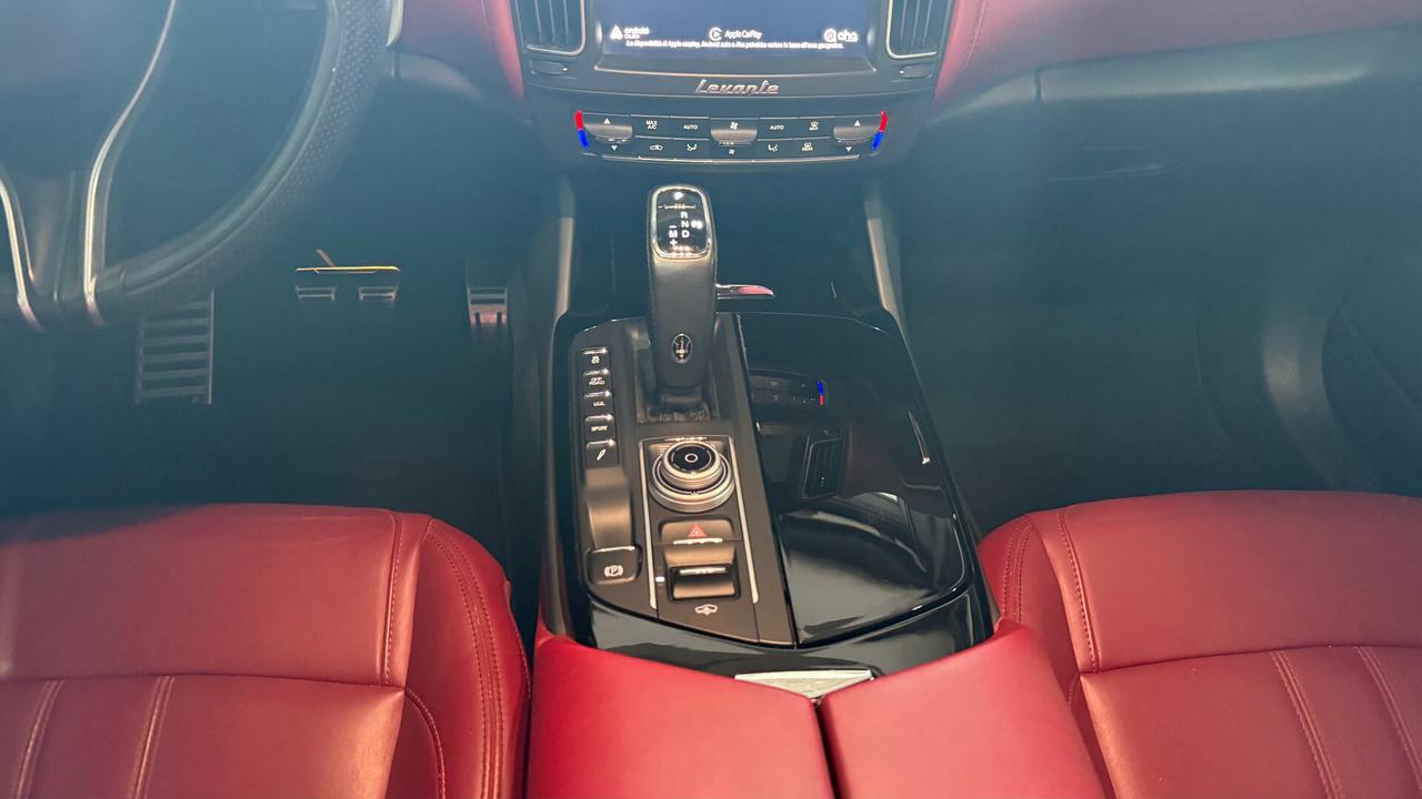 Maserati Levante V6 Diesel AWD Gransport tetto