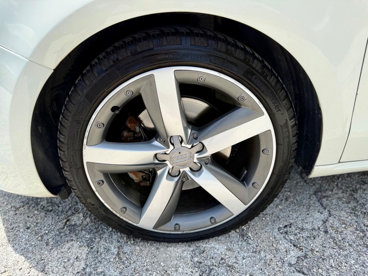Audi A1 1.6 TDi 90cv EURO5B - NEOPATENTATI OK