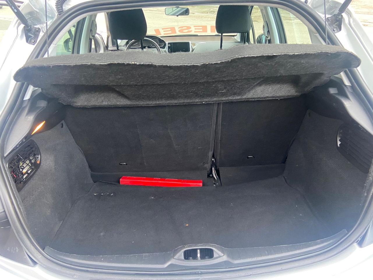 Peugeot 208 BlueHDi 75 5 porte Black Line 120.000Km