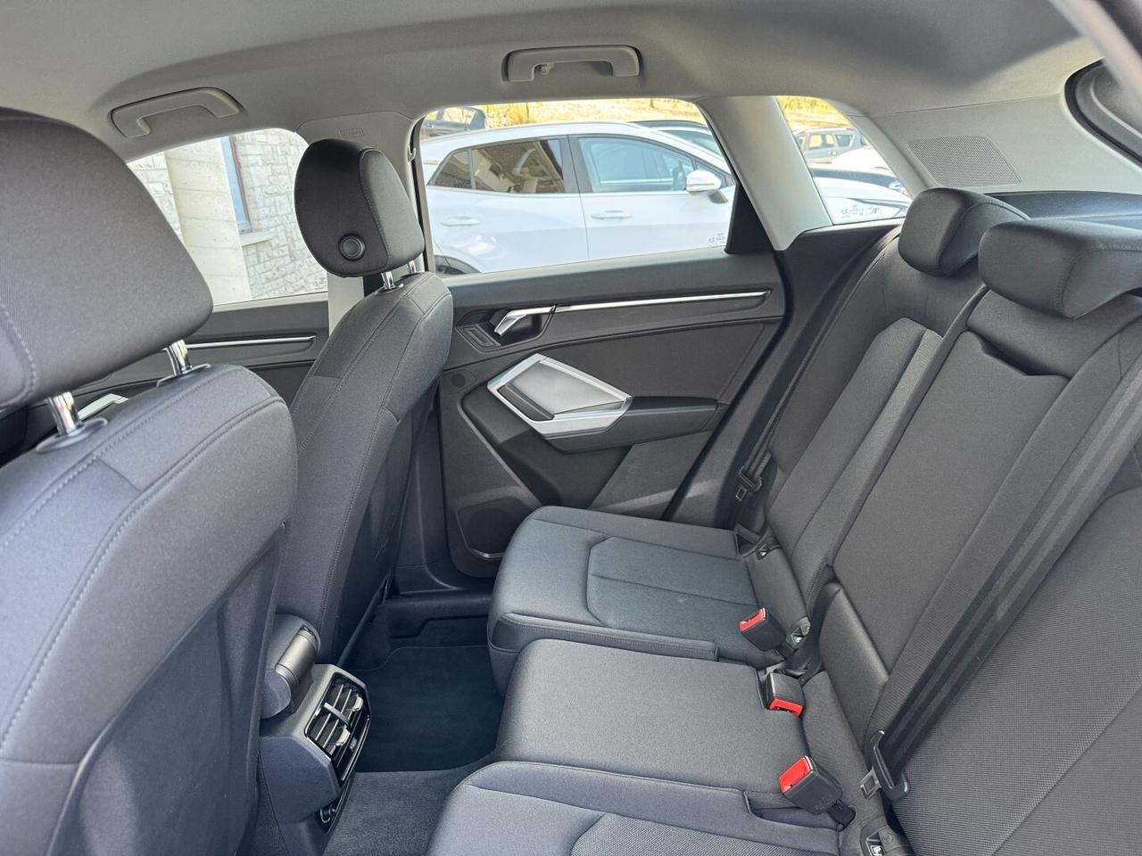 Audi Q3 35 2.0 Tdi Business S-Tronic