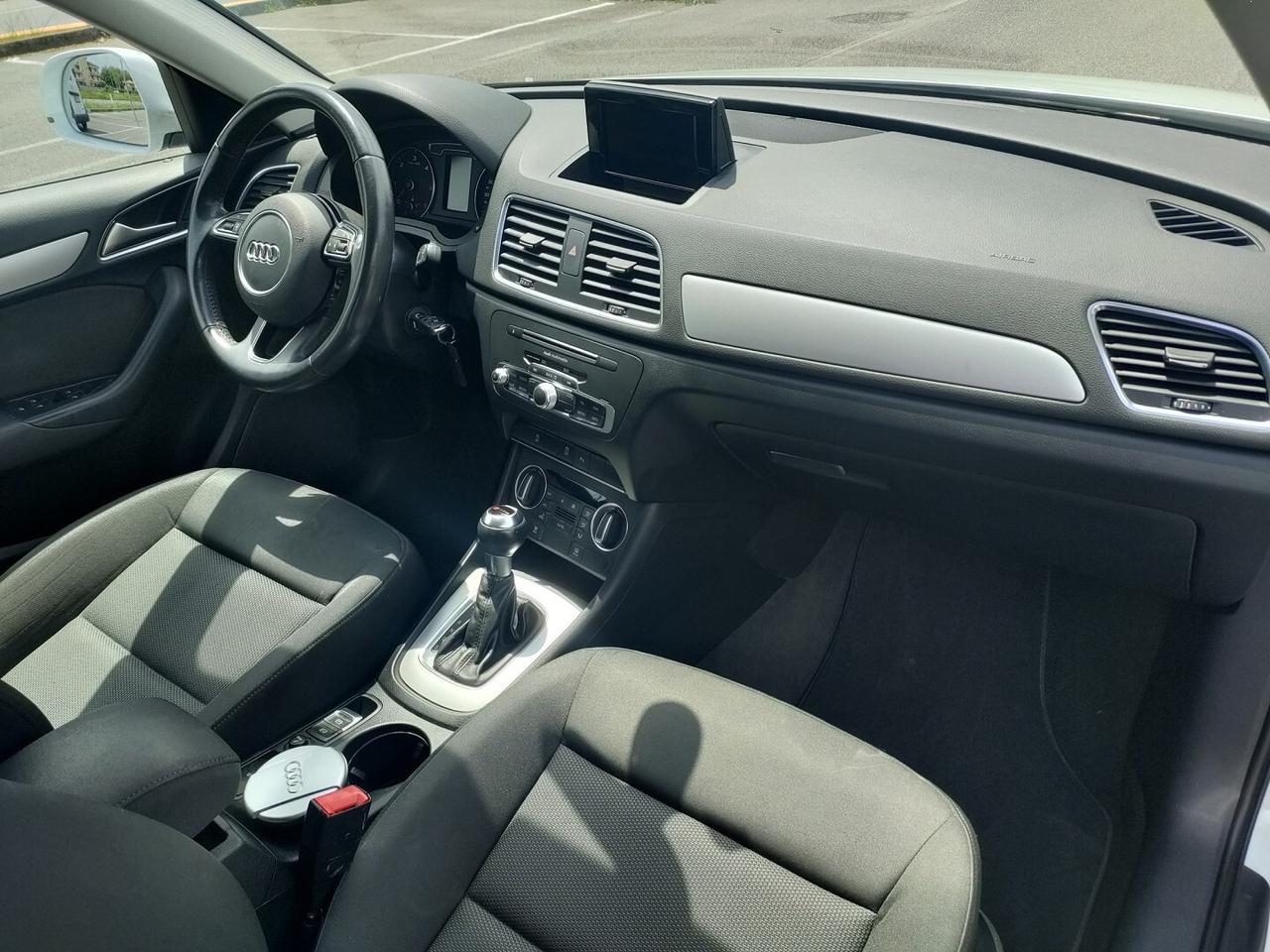 AUDI Q3 2.0 tdi Business 150cv s-tronic