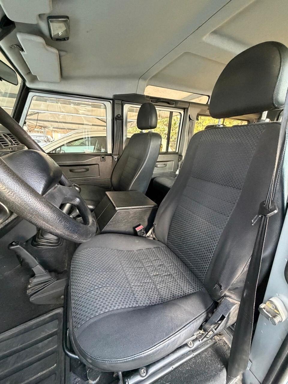 Land Rover Defender 110 2.4 TD4 Station Wagon N1