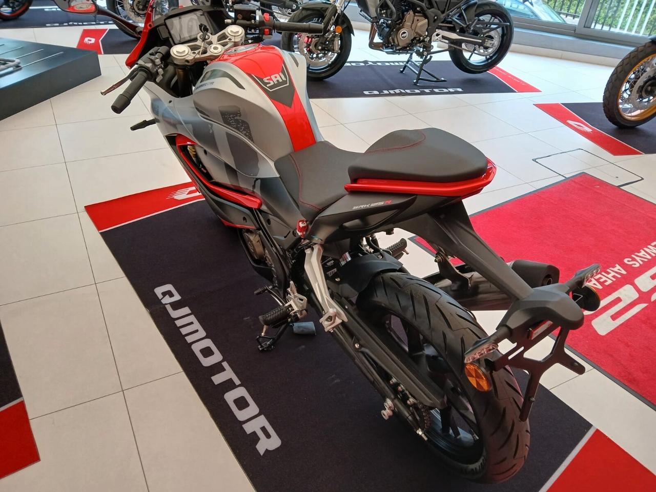 Qj Motor SRK 125 R-NUOVA- 4 ANNI DI GARANZIA