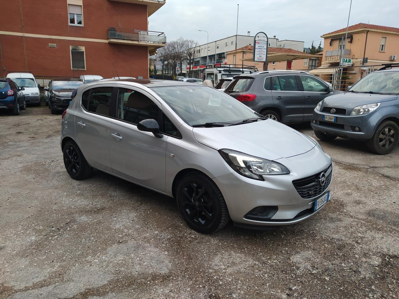 Opel Corsa 1.2 5 porte Innovation Neopatentati