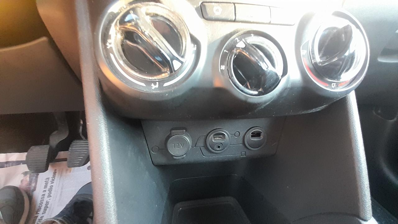 Peugeot 208 1.4 HDi 68 CV 5 porte Allure