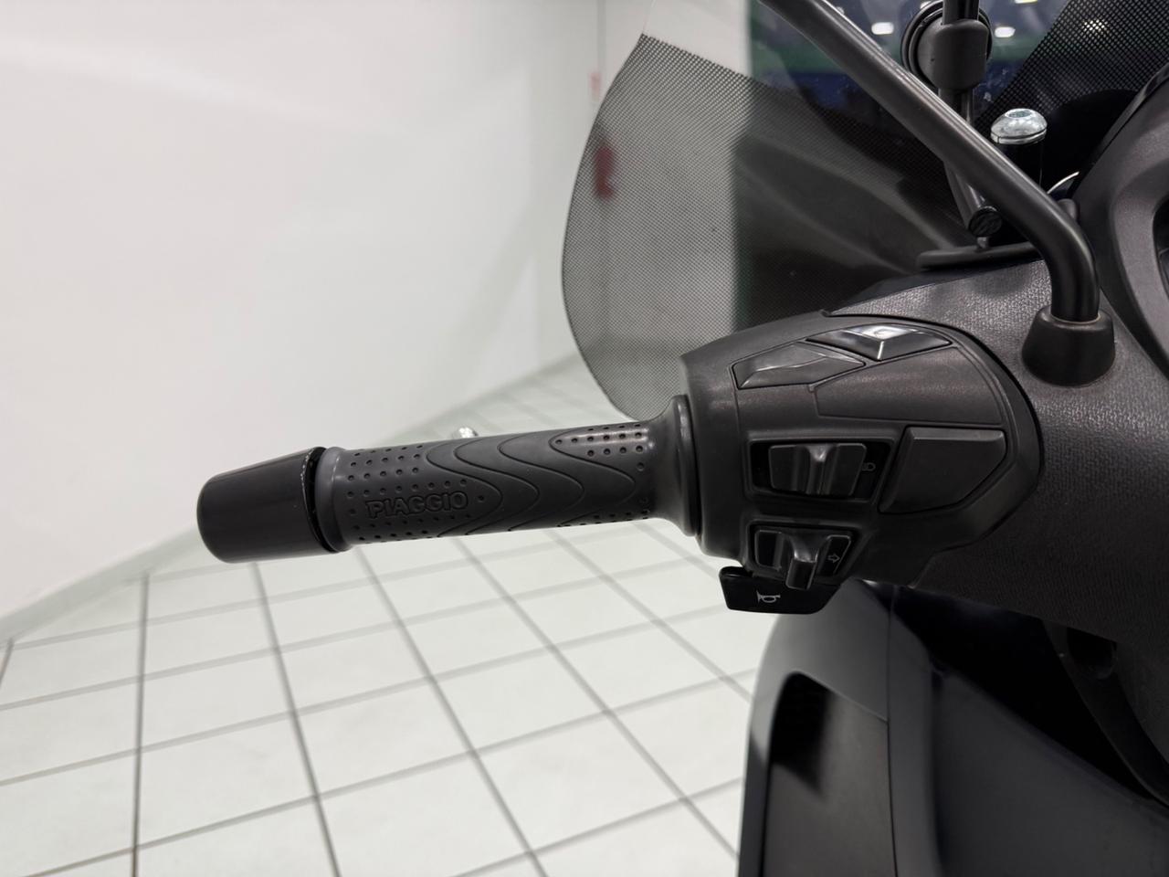 Piaggio Beverly 300 Sport