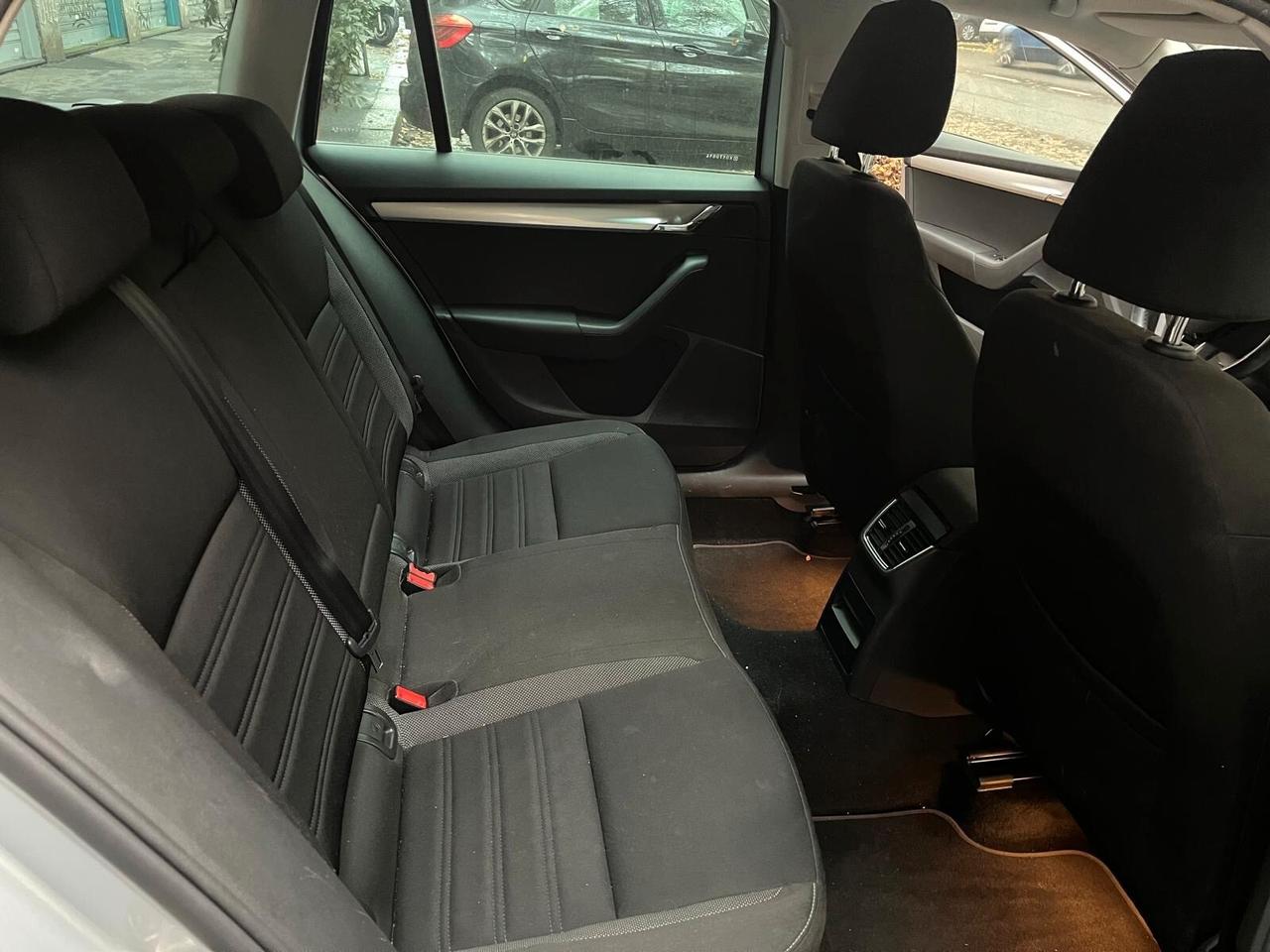 Skoda Octavia 1.5 DSG Wagon Ambition G-Tec