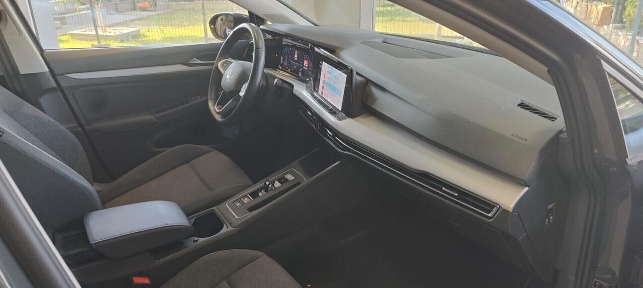Volkswagen Golf 1.0 eTSI EVO DSG Life