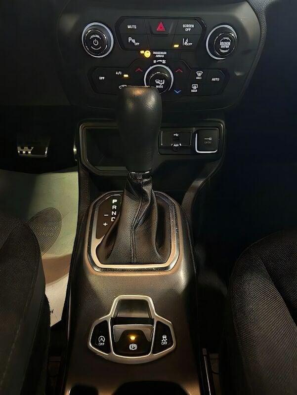 Jeep Renegade 1.3 T4 DDCT S