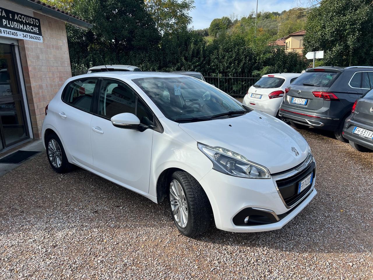 Peugeot 208 PureTech 82 5 porte Black Line