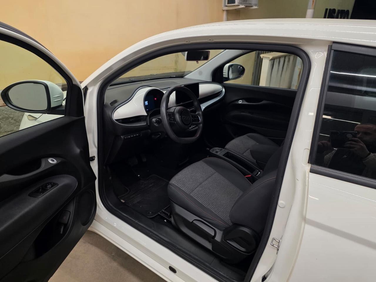 Fiat 500 500e Berlina 42 kWh Icon