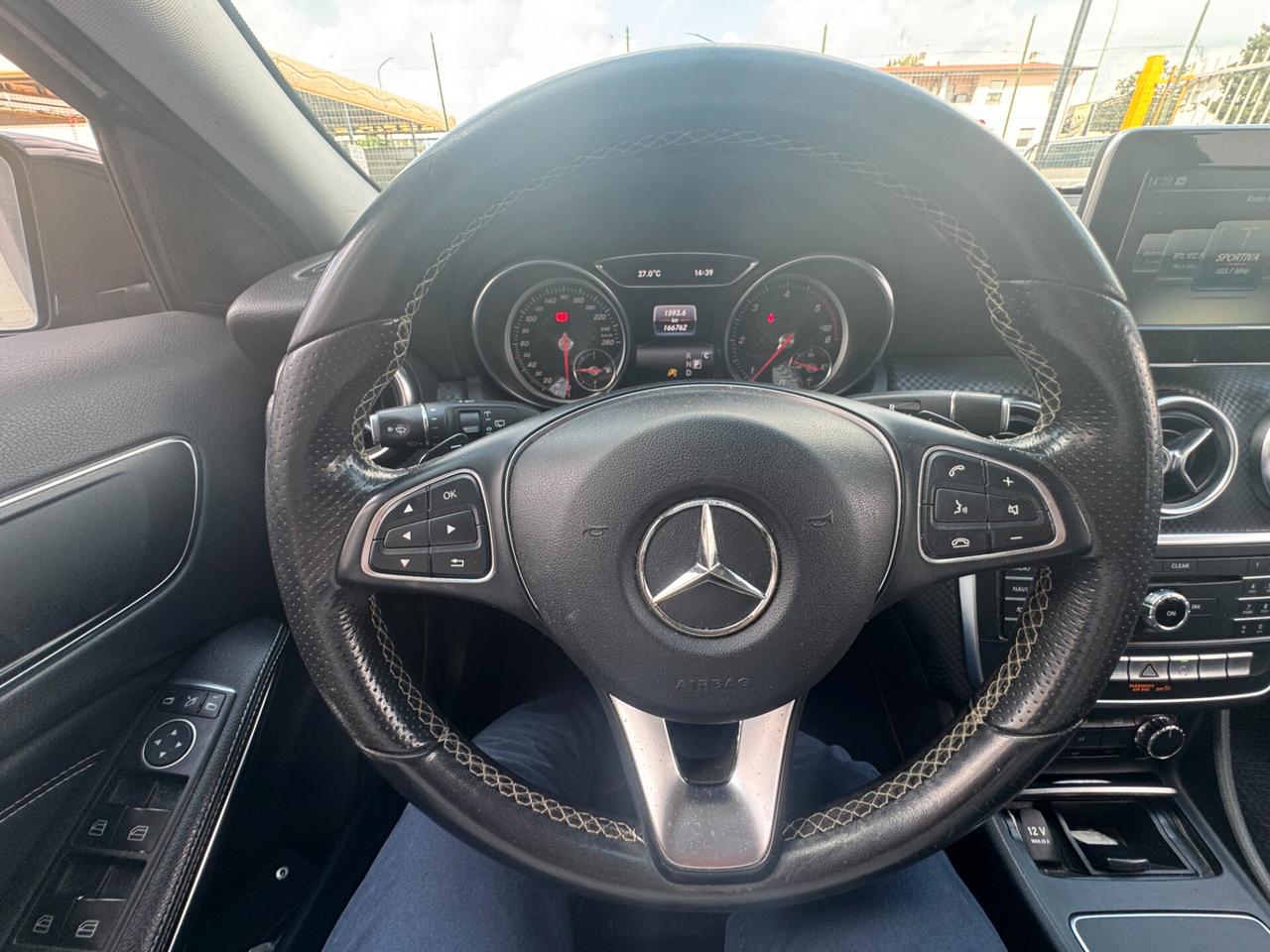 MERCEDES-BENZ A 180 d Automatic Business