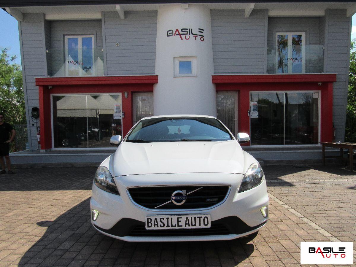 VOLVO - V40 - D3 R-design Kinetic