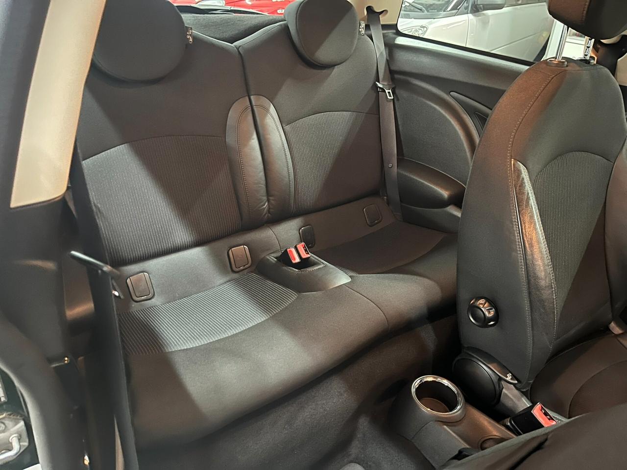 Mini Cooper 1.6 con solo 80mila km