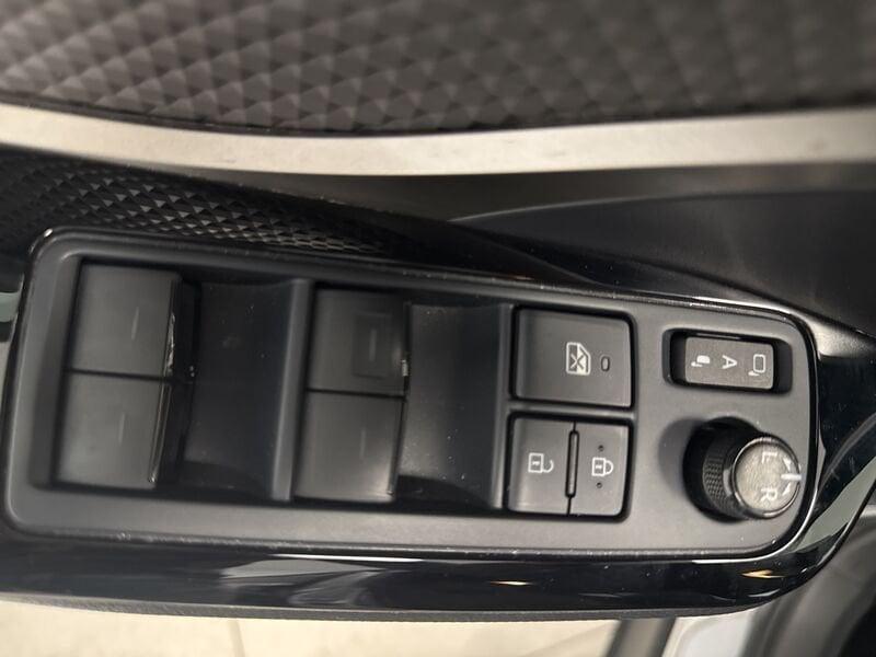 Toyota C-HR I 2020 2.0h Lounge e-cvt