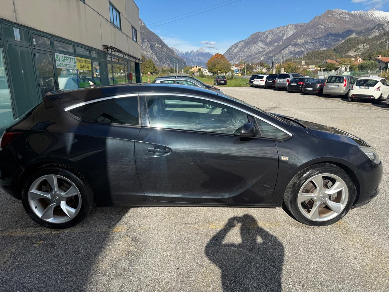 Opel Astra GTC 1.6 Turbo 180CV 3 porte Cosmo S