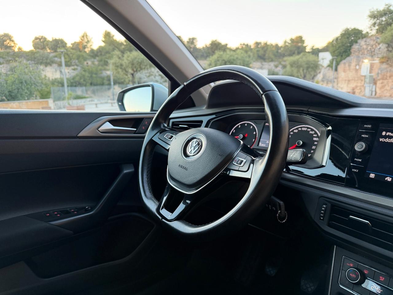 Volkswagen Polo/1.0 75 CV/LED/5 POSTI/CAR PLAY