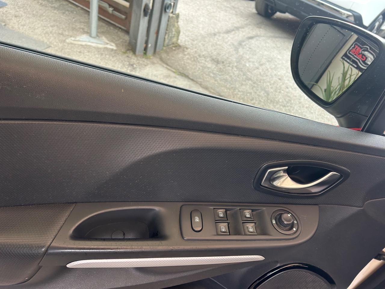 Renault Clio 1.2 75CV 5 porte Intens