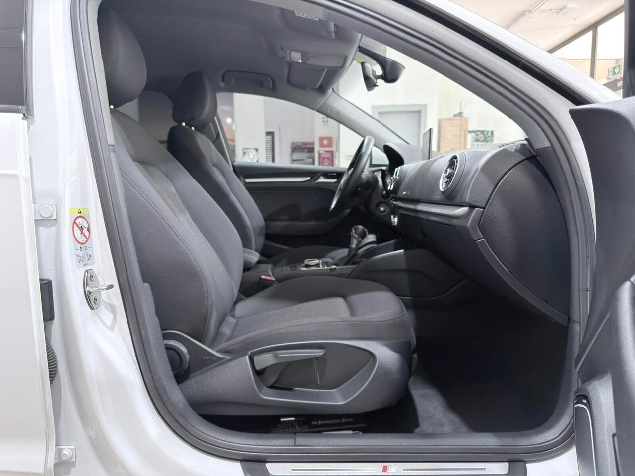 AUDI A3 SPB 35 2.0TDI 150cv S-LINE S-TRONIC