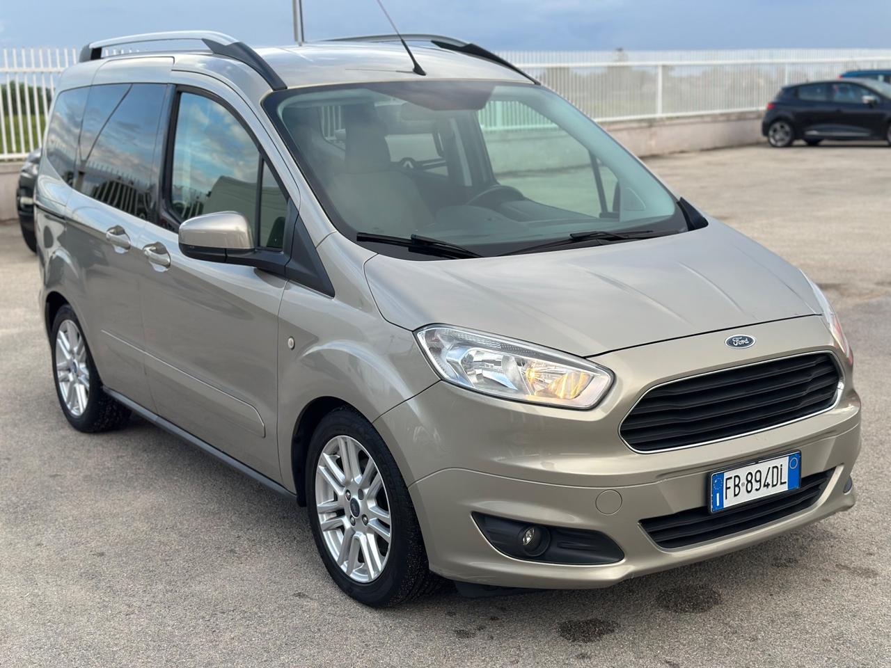 Ford Tourneo Courier 2015 1.6 TDCI 95 CV Titanium XFETTA