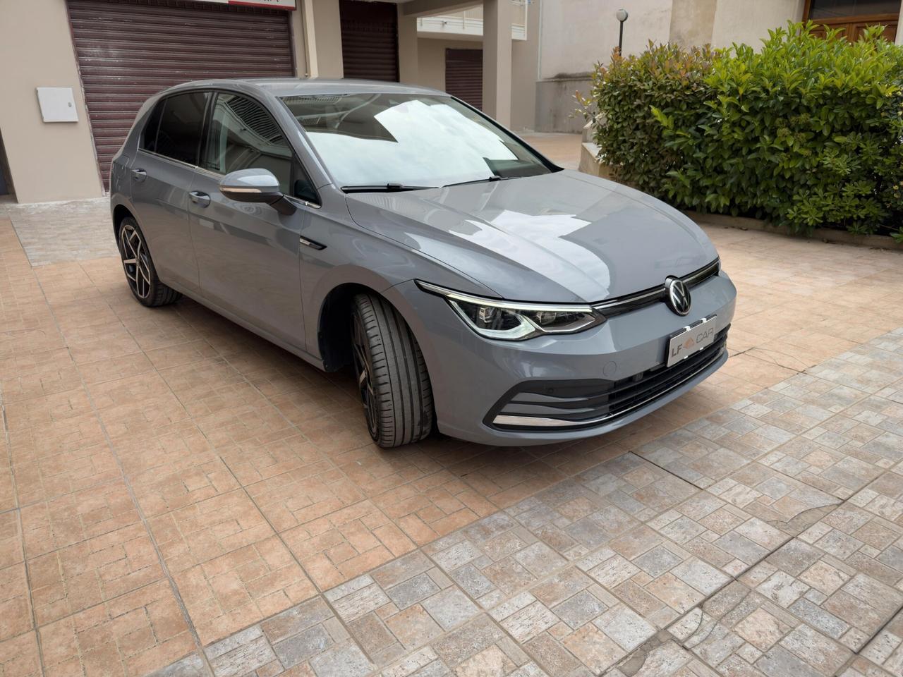 Volkswagen Golf 2.0 TDI Style 115 cv Neopatentati