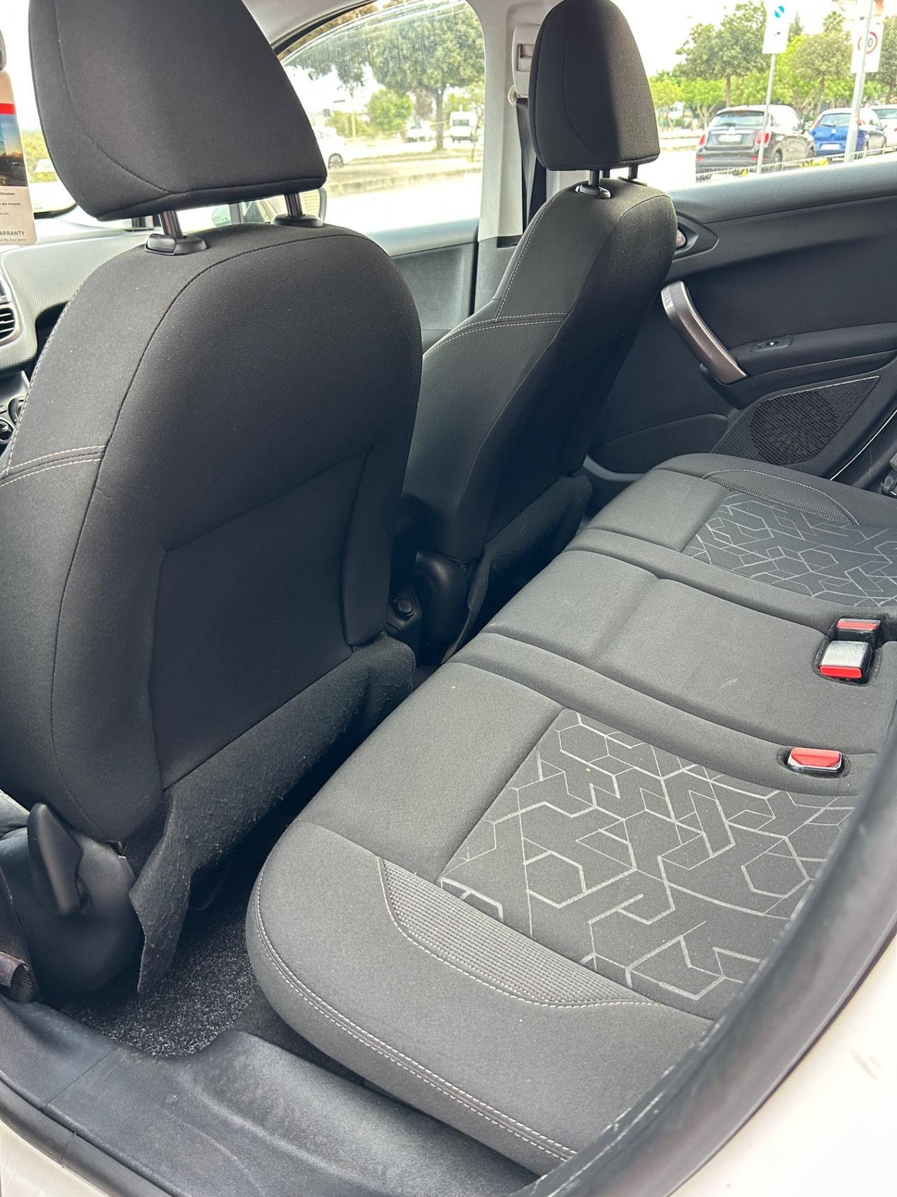 Peugeot 2008 1.4 HDi 68CV Active