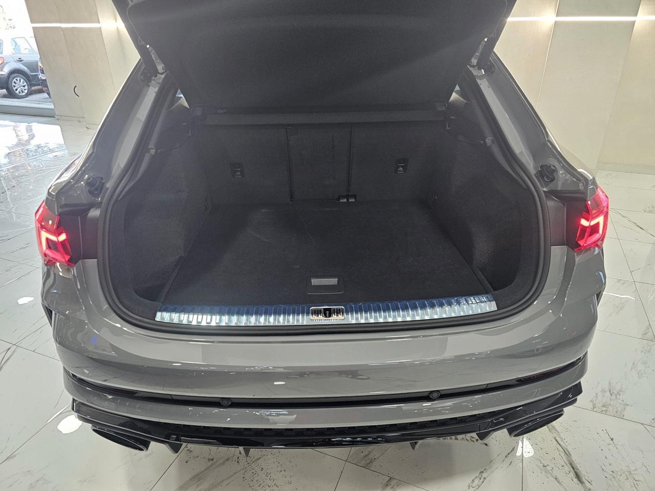 NUOVA AUDI RSQ3 SPORTBACK 2.5 BENZ 400CV S-TRONIC PACK BLACK ESTERNO