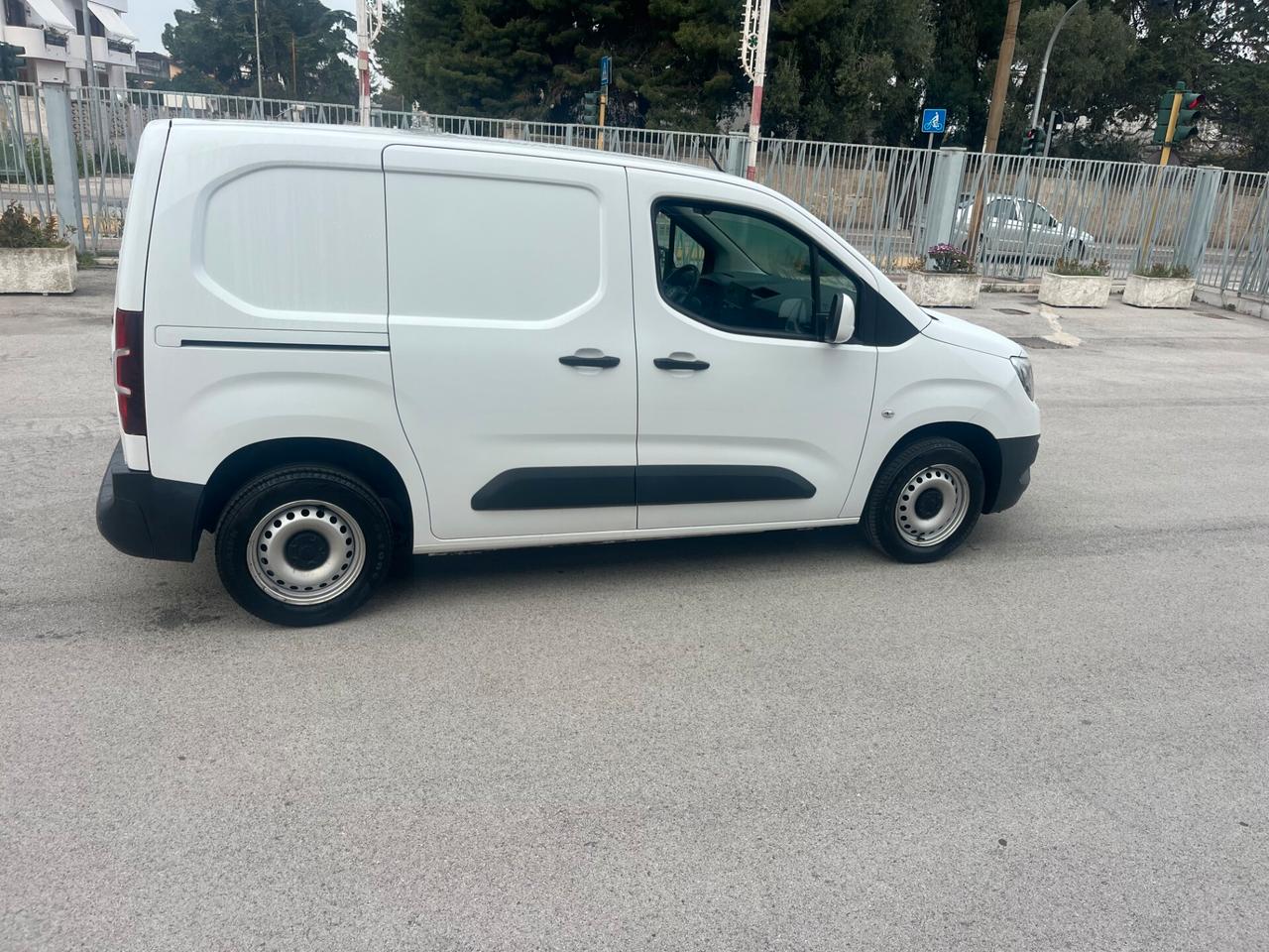 Opel COMBO 1.6 DIESEL KW 75,CV 102 3 POSTI
