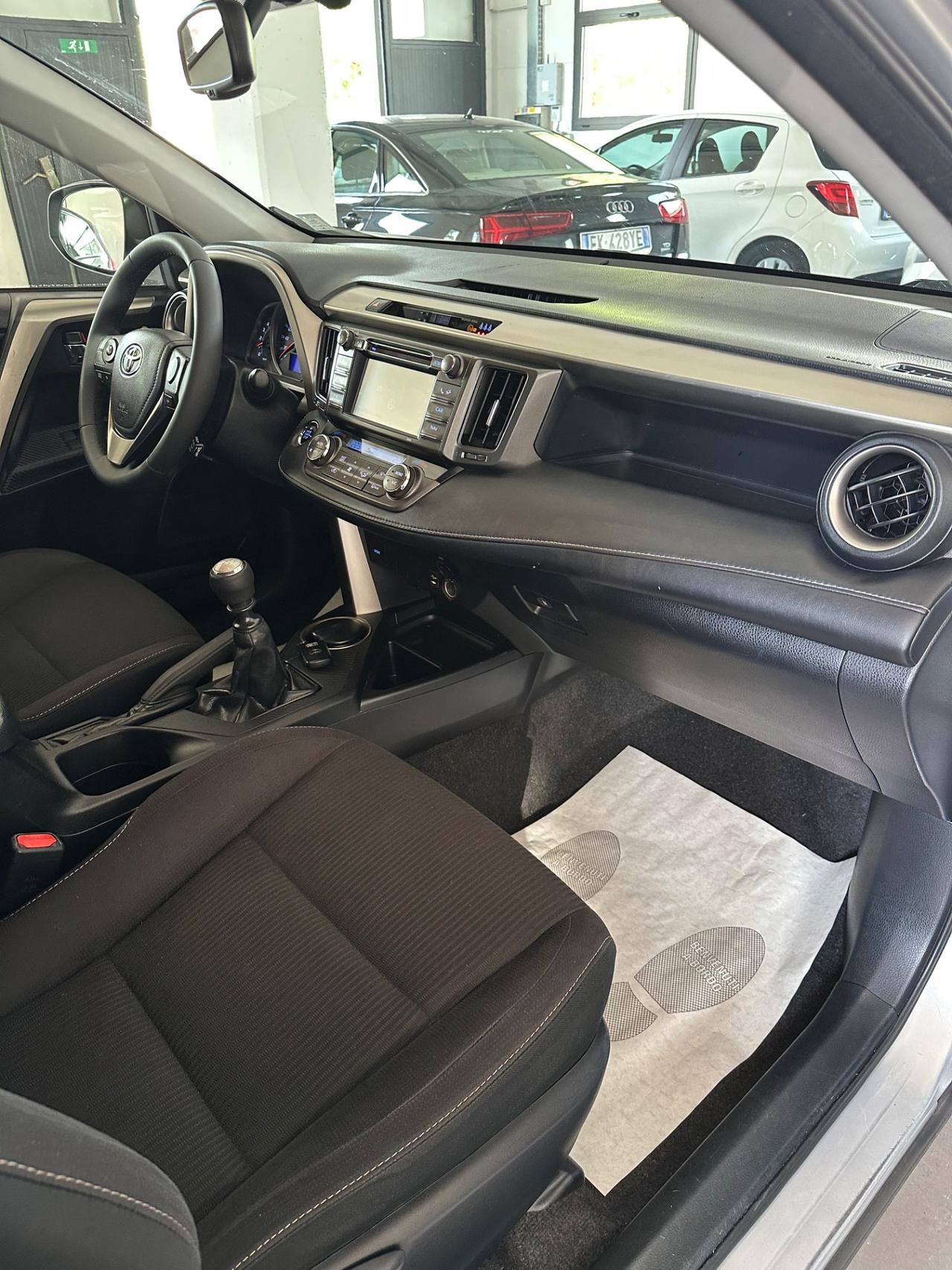 Toyota RAV 4 RAV4 2.0 D-4D 4WD Lounge