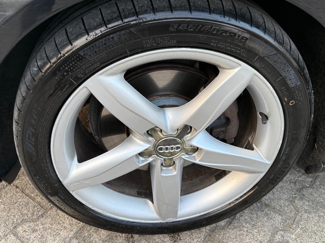Audi A4 2.0 TDI 143CV S-LINE PELLE CERCHI R18