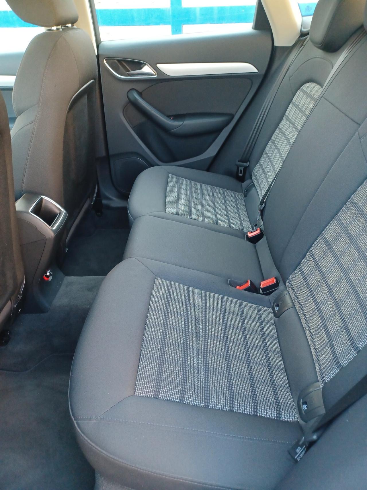 Audi Q3 2.0 TDI 120 CV Design UNICO PROPRIETARIO