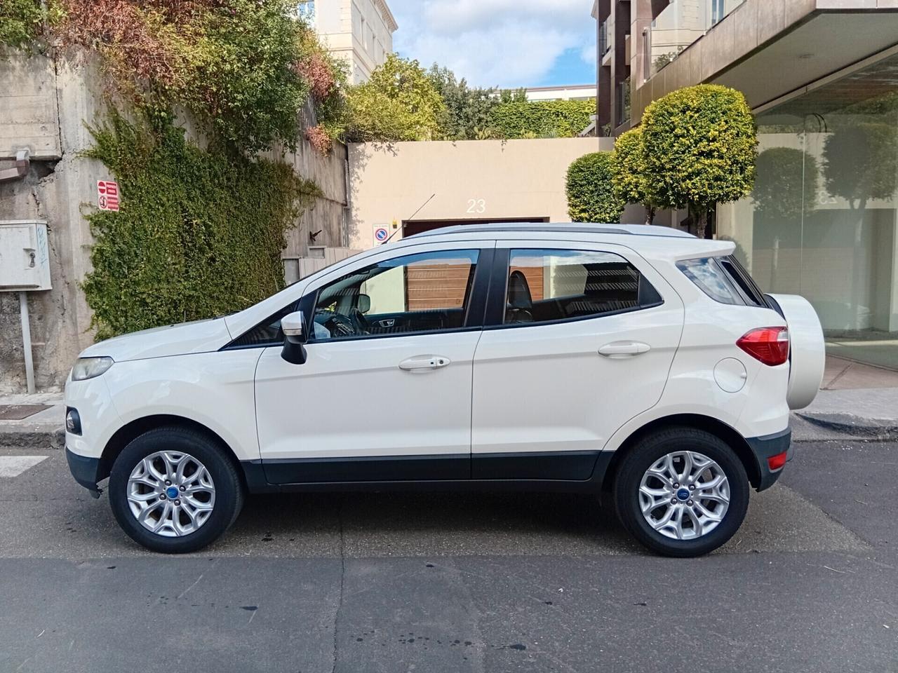 Ford EcoSport 1.5 110 CV Titanium MANEGGEVOLE NELLA GUIDA