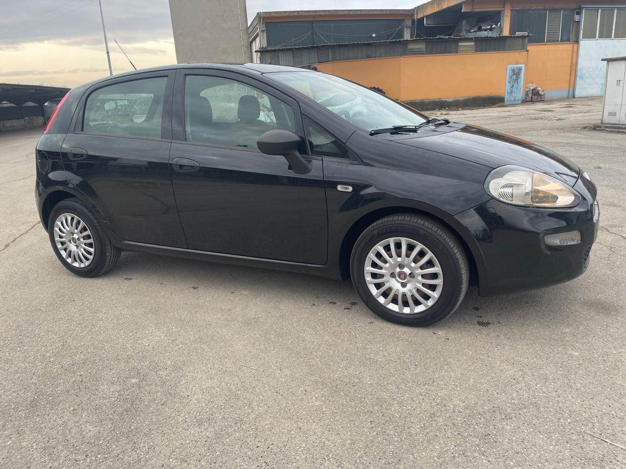 Fiat Punto 1.3 MJT 5 porte anno 2014 perfetta