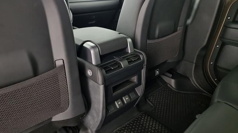 Land Rover Defender 110 3.0D I6 250 CV AWD Auto X-Dynamic SE