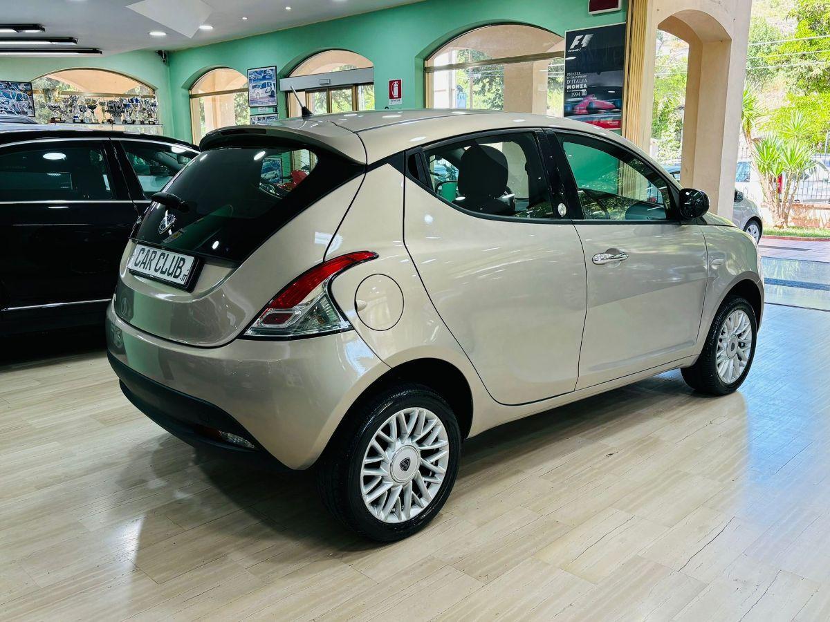 Lancia Ypsilon 0.9 T.Air 85 CV 5 p Metano Ecochic My'14