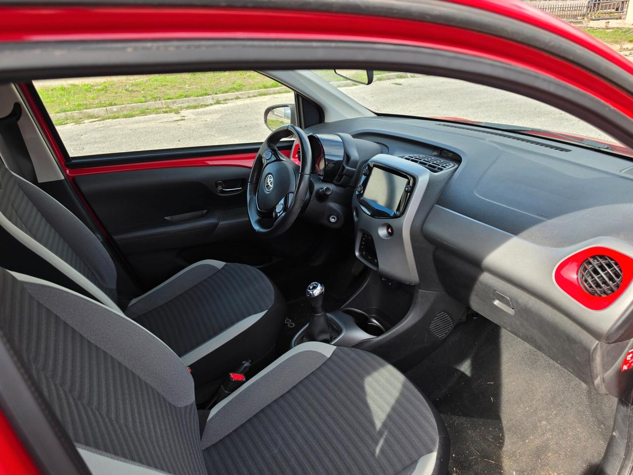 Toyota Aygo 1.0 VVT-i 72 CV 5 porte x-clusiv