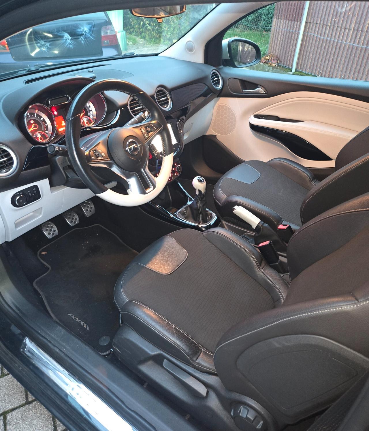 Opel Adam 1.4 100 CV White/Black Link