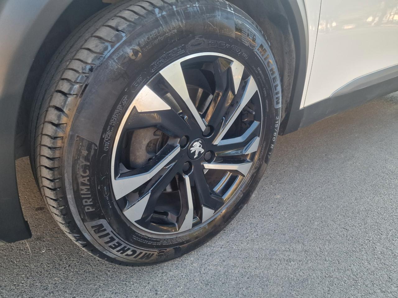 Peugeot 2008 BlueHDi 130 S&S EAT8 Allure