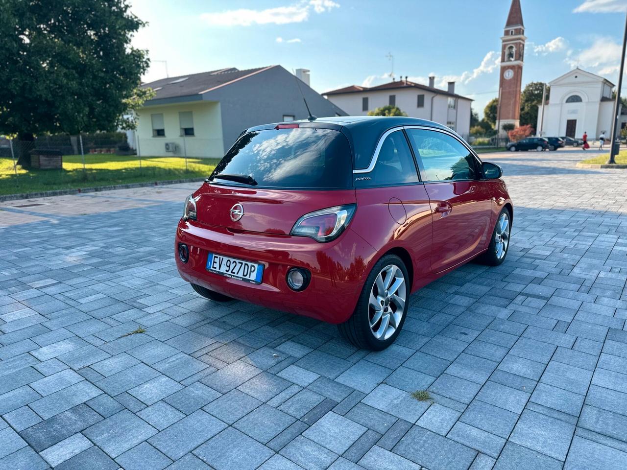 Opel Adam 1.4 87 CV White/Black Link