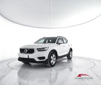 VOLVO XC40 T2 Momentum Core