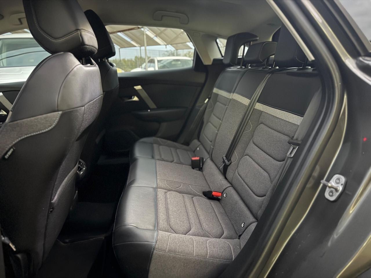 Citroen C4 BlueHDi 130 EAT8 Shine retrocam Sensori