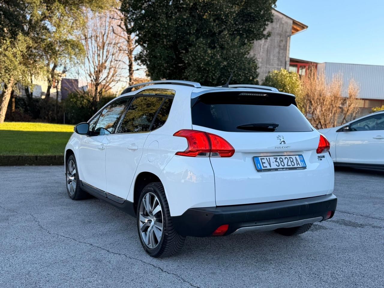 Peugeot 2008 1.6 e-HDi 92 CV Stop&Start Urban Cross