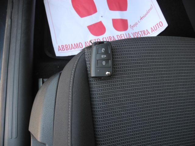 SEAT Leon 1.6 TDI 115cv DSG ST Business -OK NEOPAT.-IVA Det.