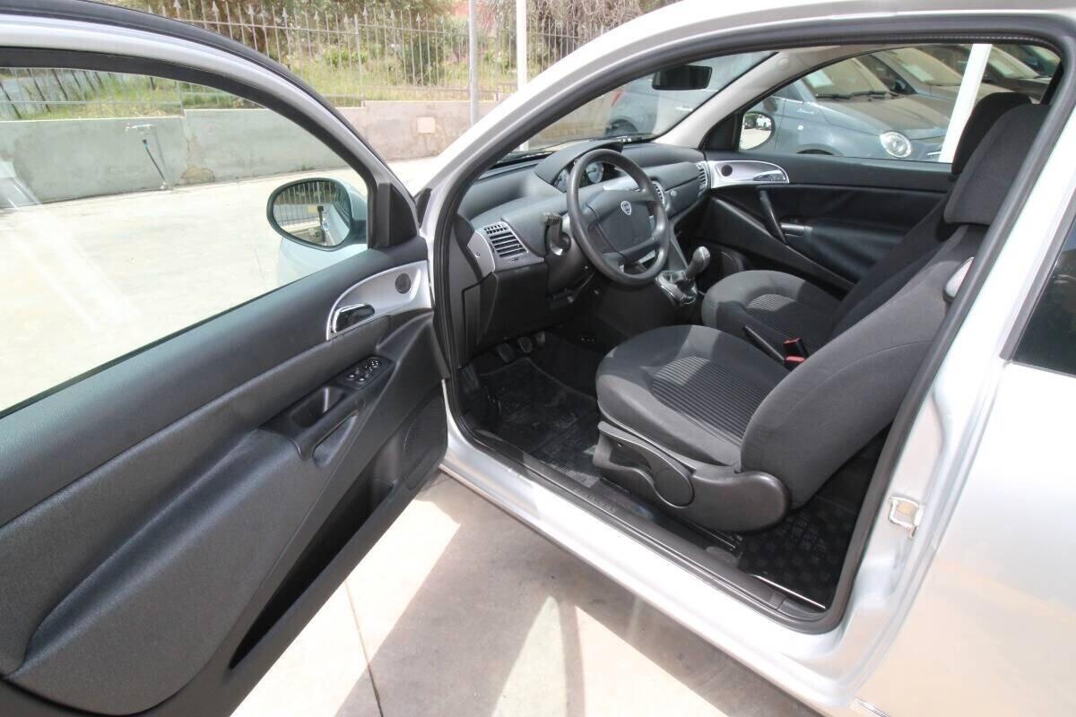 Lancia Ypsilon 1.3 MJT 75 CV New Oro|84000KM|2011