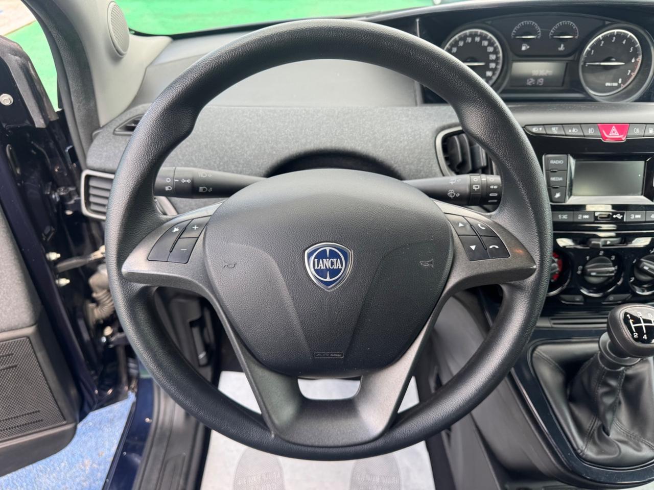 Lancia Ypsilon 1.2 69 CV 5 porte GPL Ecochic Monogram