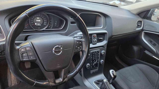 VOLVO V40 D2 1.6 Momentum