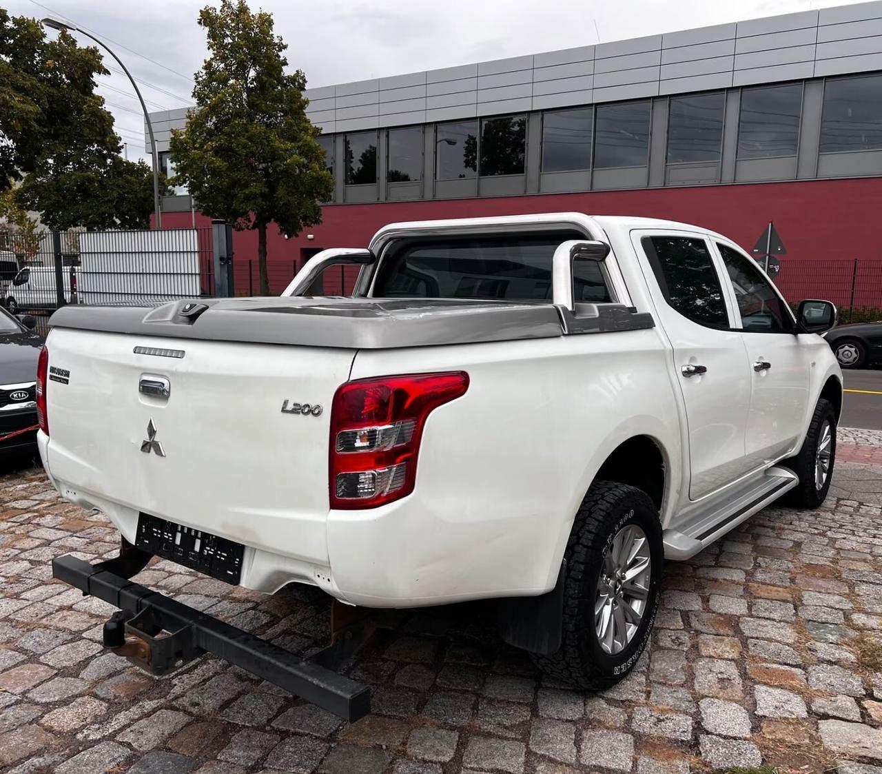 Mitsubishi L200 doppia cabina GANCIO+CERCHI